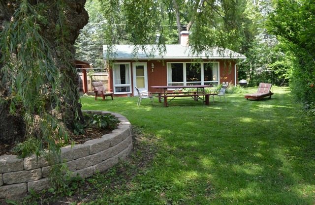 ** PROMOTION DE PRINTEMPS!** (Voir description) Cottage 2 chambres avec plage privée!
