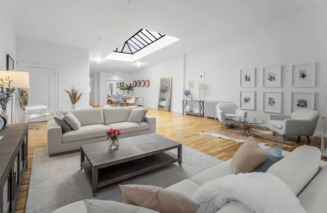 Spring PH by StayHaus | 2BR Full-floor Soho Loft