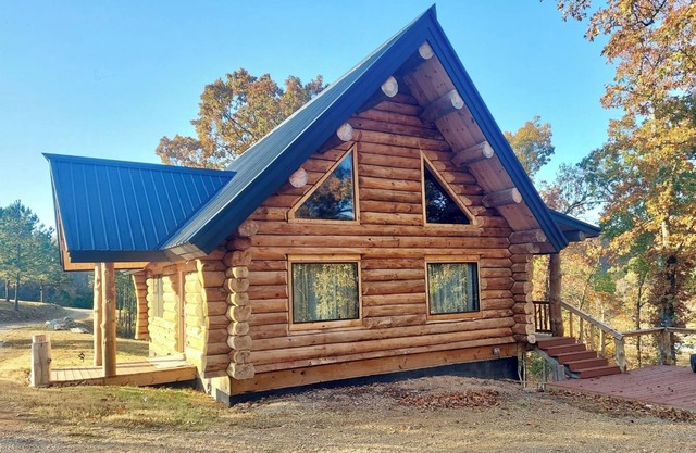Spring Pond Cabin at White Buffalo Lodge; Family-sized with lake access