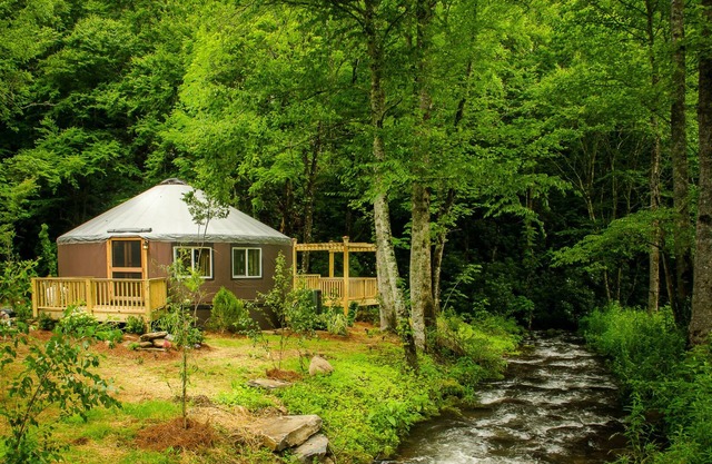 Spring Ridge Yurt - Creekside Glamping w/ Private Hot Tub