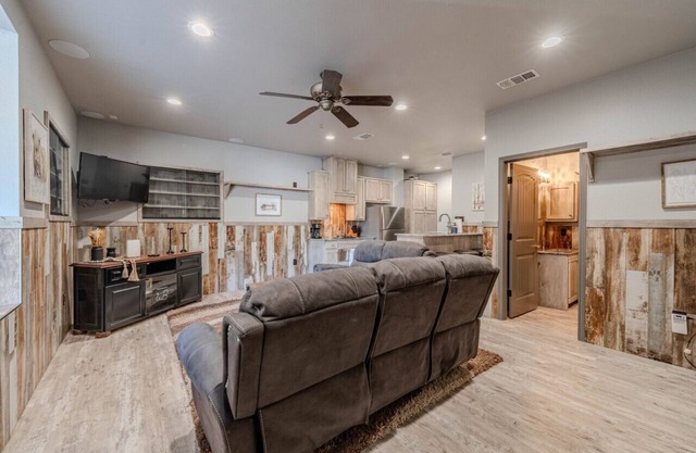 Springs Ridge A - 2BR/2BA - Lakeside Property