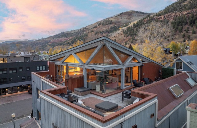 Spritz House- 4 Level Telluride Luxury with Penthouse