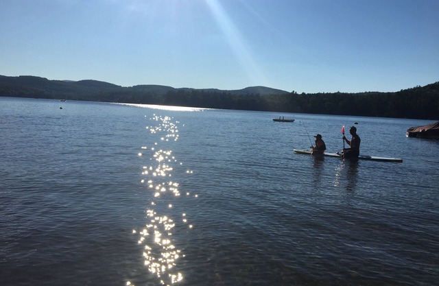 Lac Squam! 3 lits 2 salles de bain complètes.