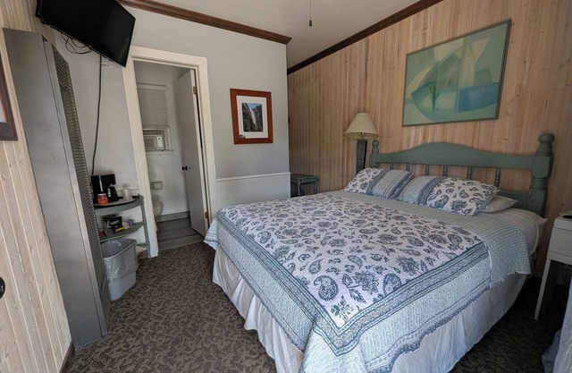 Cool lodge with AC in Yokuts Valley