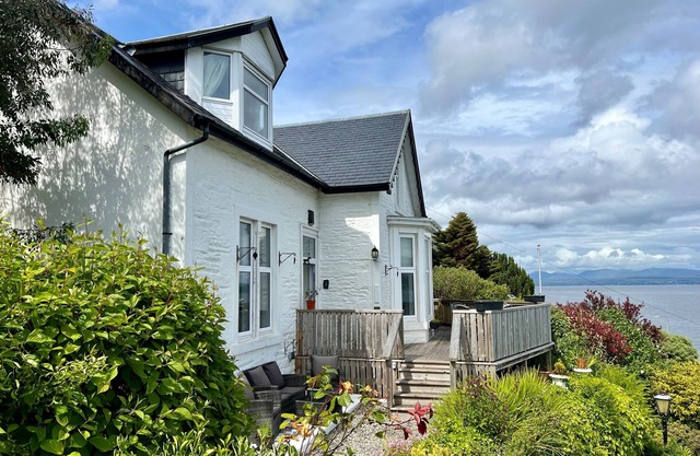 St Abbs - a villa that sleeps 6 guests in 3 bedrooms