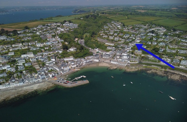 St Anthony Cottage - a holiday home that sleeps 6 guests in 3 bedrooms