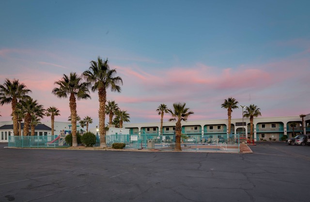 St. George Inn & Suites