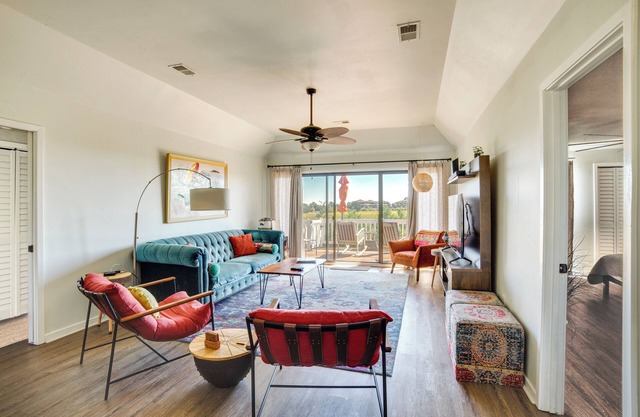 St Helena Island Retreat w/ Deck: Walk to Beach