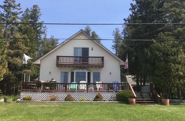4 BR Beach Front Home sur le lac Michigan avec vue sur le pont Mackinac