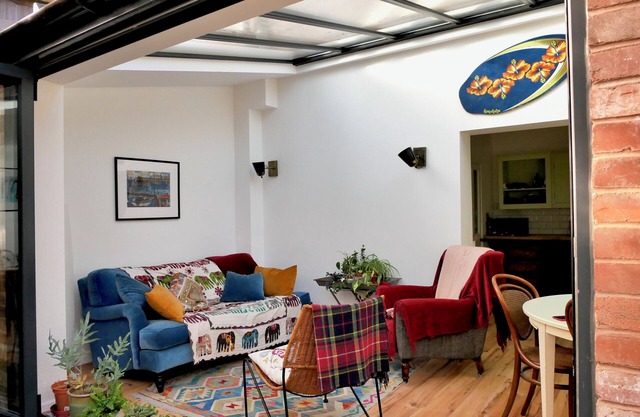 St James: Light, airy house with garden near Exeter university and town centre.