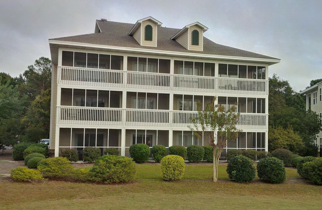 St. James Plantation Club Villa, rez-de-chaussée avec vue sur le terrain de golf