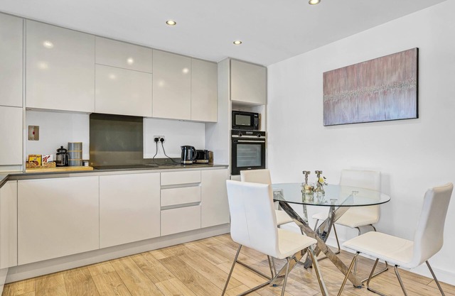 St Martins House Luxury Apartments Ruislip- Apt C