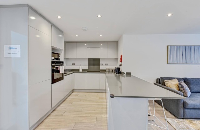 St Martins House Luxury Apartments Ruislip- Apt E