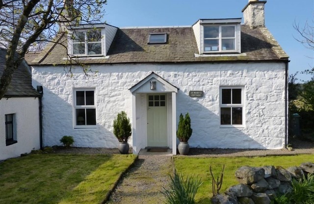 St Marys Cottage - a cottage that sleeps 4 guests in 2 bedrooms