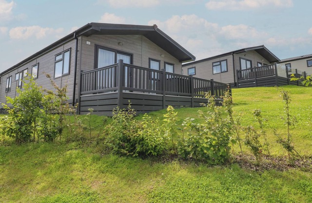 ST MAWGAN'S COVE 26, family friendly, with a garden in Mawgan Porth