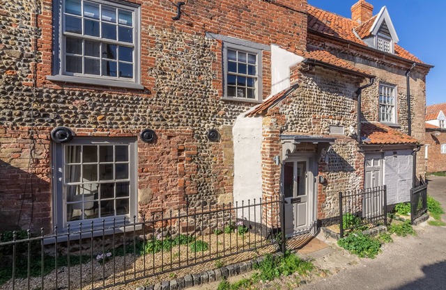 Cottage indépendant unique, construit dans les années 1500, est livré avec une tour de guet
