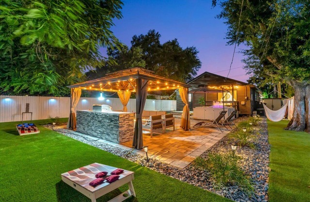 St. Pete Family Bungalow & Private Oasis