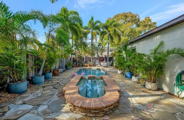 St Pete Hideaway w/Pool- Pet friendly