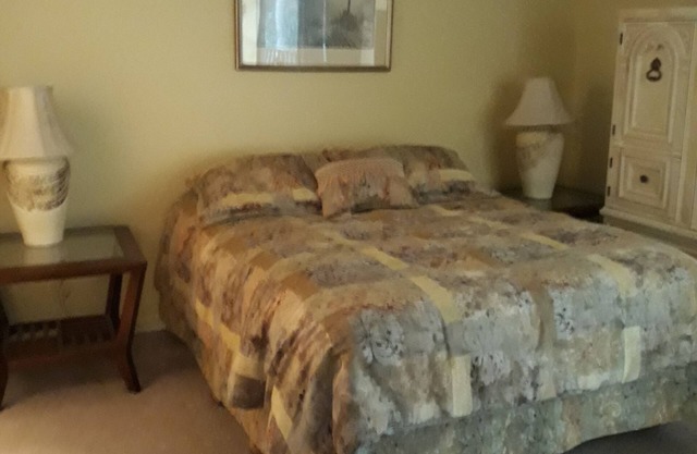 St. Petersburg 2 bdrm/2 bath in a gated community