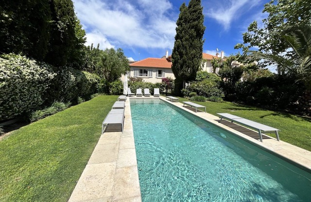 St Tropez-3mn place des Lices : villa-pool-large garden not overlooked