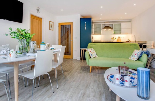 Un charmant cottage écologique avec des caractéristiques 5 étoiles. Brillamment situé pour explorer t
