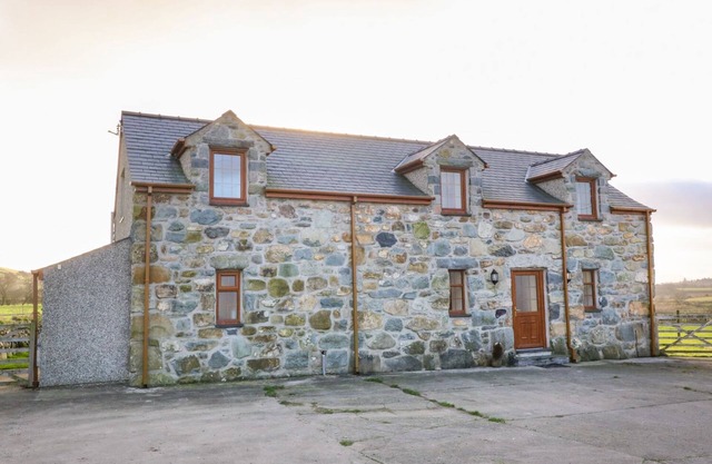 STABL, family friendly, luxury holiday cottage in Pwllheli