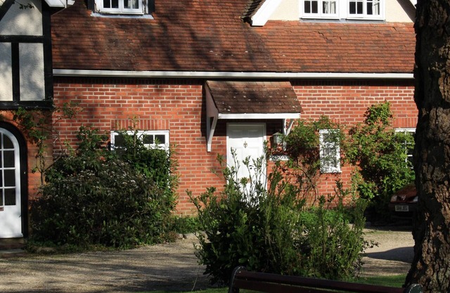 Cottage stable, Holmfield
