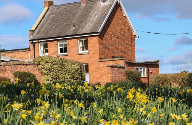 Cottage stable, OVERTON-ON-DEE