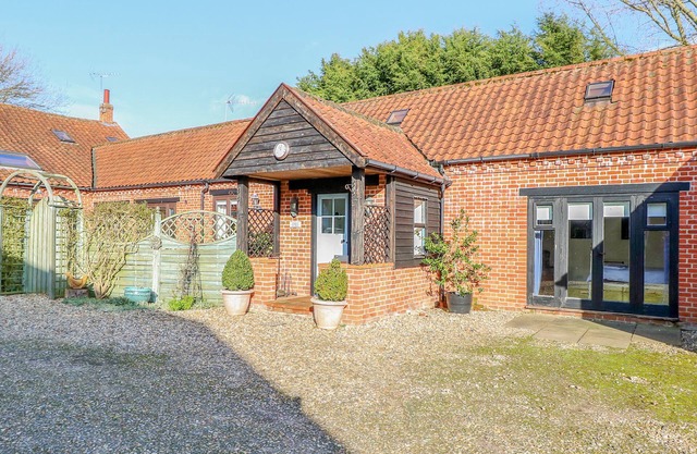 Stable Cottage, NECTON