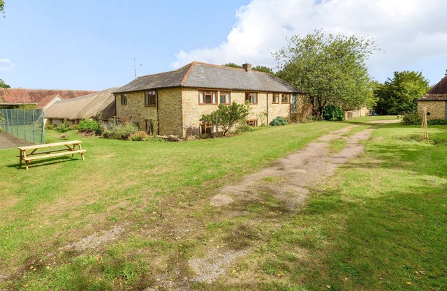 Stable House - a mkt - marketing that sleeps 6 guests in 3 bedrooms