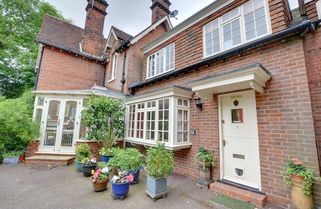 Stable Mews Cottage - Deux Chambres Maison, Couchages 4