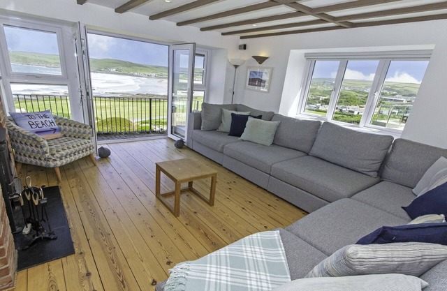 Stables - BEST Sea views in Croyde! Sleeps 8