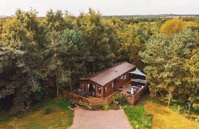 Stag Lodge, Felmoor Holiday Park (Jacuzzi Lodge)