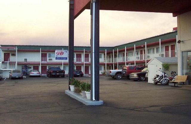 Stagecoach Motel