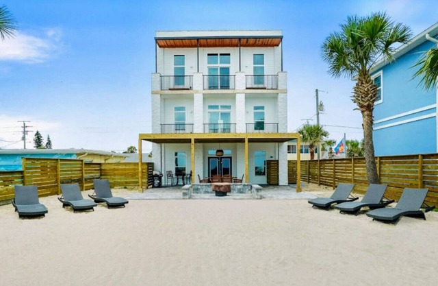 Stairway to Heaven - Hot Tub Beach House - 4/2.5 Flagler Beach