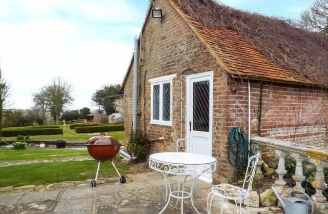 Cottage Standard Hill, NINFIELD