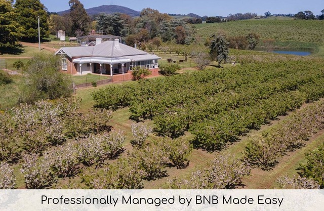 Stanford House, Unique Farm Stay, Close to Town