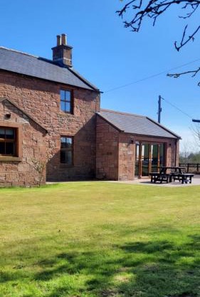 Stanloch Farmhouse - well equipped, games room, EV