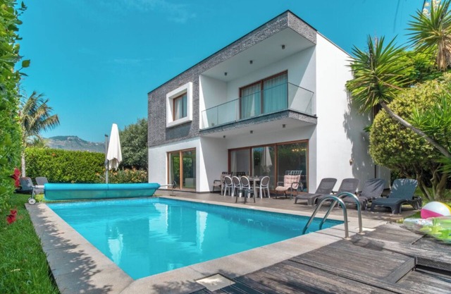 Star Villa with private heated pool in funchal