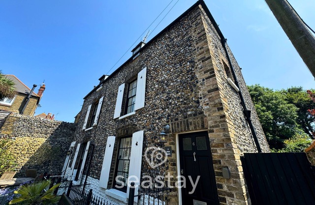 Starfish Cottage is a charming retreat in Broadstairs, sleeping six, 30 seconds from the beach