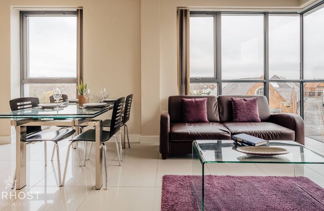 StarHost Residences | 2 Bed Apartment with amazing views of Guildford