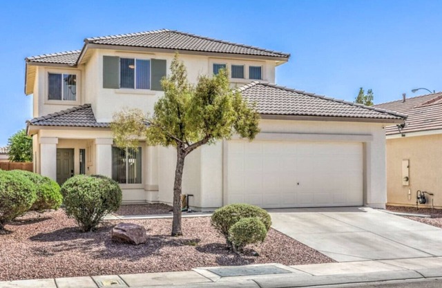 Beautiful Furnished 4/3 Mid Term Rental w/ Office
