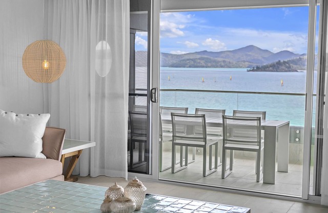 * 208 * Frangipani Hamilton Island