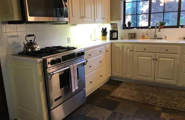 Stately 5 bedroom home in desirable Royal Oak