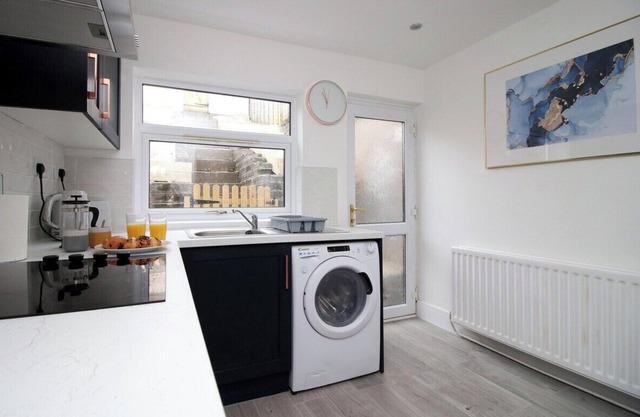 Station Terrace by Tŷ SA - 3 Bed in Mountain Ash