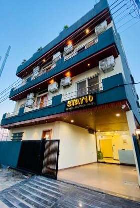 Stay 10 Parallel Apartment Hotel
