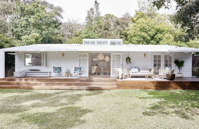 Stroll to beach+ pet friendly