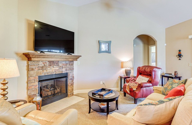 Stay at Jo’s Taylor Retreat: 9 Mi to Greenville!