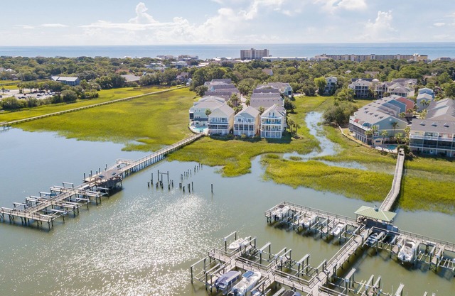 ~ 'Sail Away' ~ Meilleures vues au bord de l'eau ~ Piscine ~ Heart of Folly Beach!
