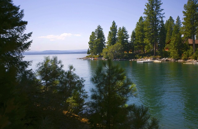 Restez au HB Ranch. Deux cabines pour 6 personnes chacune.